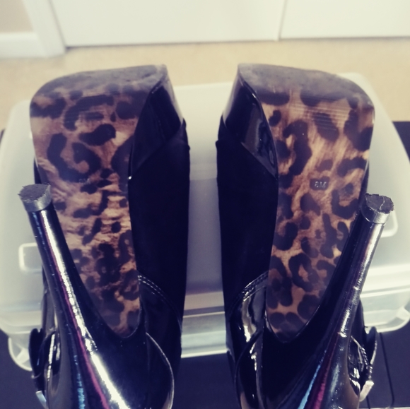 Guess Women's Black Heels - Picture 8 of 13